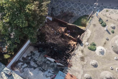 Tarihi hamamda korkutan yangın
