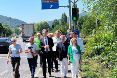 Pazaryeri’nde kritik kavşak ve bölünmüş yol yapım çalışmaları yerinde incelendi
