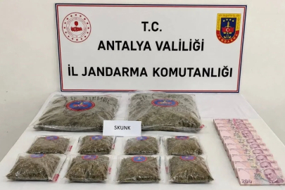Antalya’da 5 kilogram skunk esrar maddesi ele geçirildi
