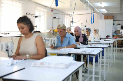 Didim’de kadınlar dikiş öğrenirken üretime de katkı sağlıyor
