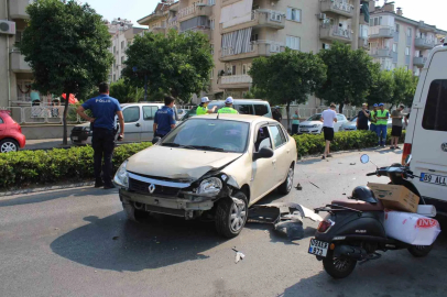 Direksiyon hakimiyetini kaybetti, karşı şeritteki otomobile çarptı
