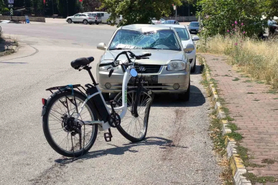 Otomobille çarpışan bisikletli ağır yaralandı
