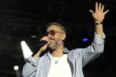 Resul Dindar ve Ümit Yaşar, Kastamonu’da binlerce vatandaşa unutulmaz bir gece yaşattı
