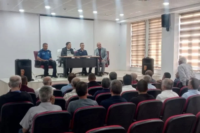 Aydıntepe’de muhtarlarla istişare toplantısı yapıldı, pazar esnafı ziyaret edildi
