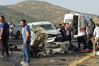 Batman’da pikap ile hafif ticari araç çarpıştı: 7 yaralı
