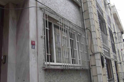 Beyoğlu’nda kötü koku ihbarı: Kokunun geldiği evden ceset çıktı
