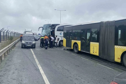Arnavutköy’de yolcu otobüsü ile İETT otobüsü çarpıştı: 4 yaralı
