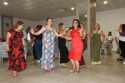 Kepez’de kadınlara moral dolu matine

