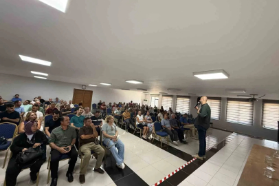 Antakya ve Defne’deki okul idarecilerine kadına yönelik şiddetle mücadele semineri verildi
