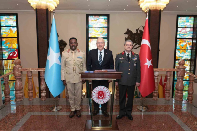 Bakan Güler, Somali Genelkurmay Başkanı Mohamud ile görüştü
