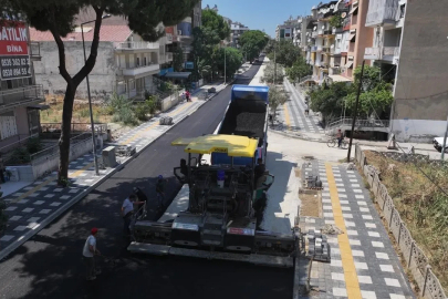 Manisa Büyükşehir Belediyesi, Salihli’de 4 caddeyi sıcak asfaltla yeniliyor
