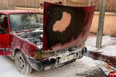 Siirt’te park halindeki otomobil alevlere teslim oldu
