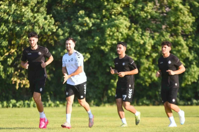 Altay, eksiklerle çalışmalarını sürdürüyor
