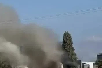 Bir anda patlayan trafo paniğe sebep oldu
