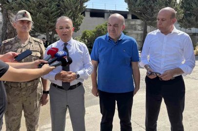 Vali Kemal Çeber: "Yangına 39 araç ve 81 personelle müdahale ediliyor, hemen hemen kontrol altına alındı"

