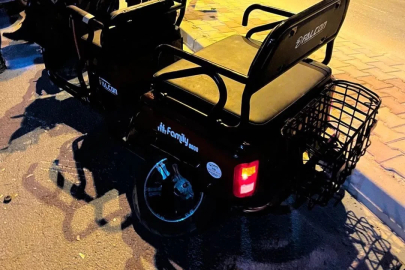 Otomobil ile üç tekerlekli motosiklet çarpıştı: 2 yaralı
