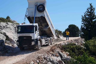 Tarsus’ta kırsal mahallelerin yol sorunu çözülüyor
