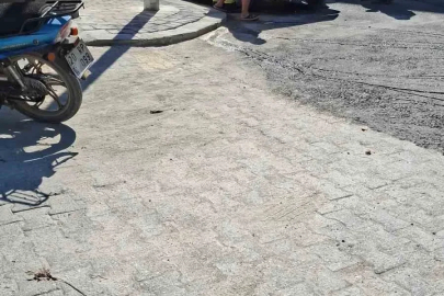 Denizli’de hareket halindeki otomobil alev aldı
