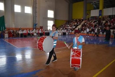 Bulanık’ta TÜGVA yaz okulu coşkusu: 2 bin 500 öğrenci mezuniyet sevinci yaşadı
