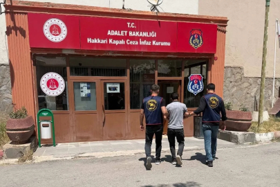 Hakkari’de aranan 2 şahıs JASAT tarafından yakalandı
