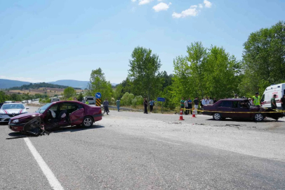 Kastamonu’da iki otomobil çarpıştı: 1 ölü, 3 yaralı

