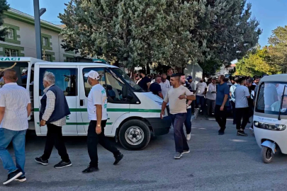 Kuyuda temizlik yaparken elektrik akımına kapılarak ölen genç toprağa verildi
