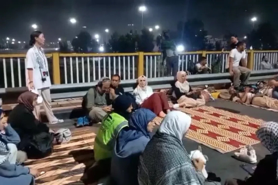 Filistin konvoyu Irak sınırında durduruldu
