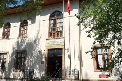 Muğla Halk Kütüphanesi güçlendirme için tahliye ediliyor
