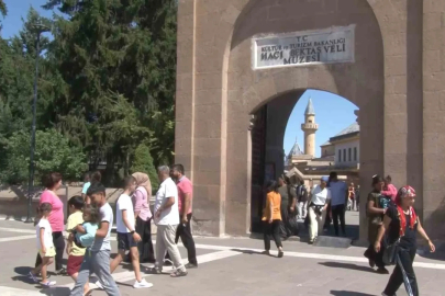 Hacı Bektaş Veli Türbesi’ne ziyaretçi akını
