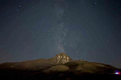 Gökyüzü tutkunları, Perseid meteor yağmurunu Erciyes’te takip etti
