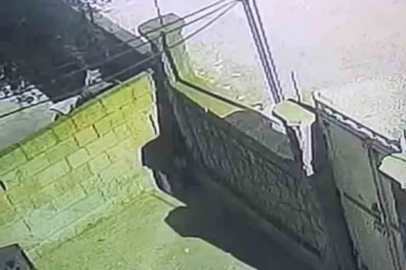 Başına poşet geçirip bisiklet çaldı
