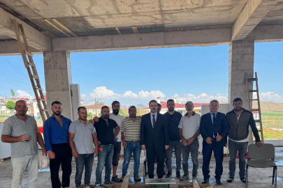 Demirözü’nde Öğretmenevi inşaatında inceleme
