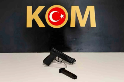 Sosyal medya üzerinden organize suç örgütünü öven şahıs gözaltına alındı
