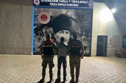 Diyarbakır’da 42 suç kaydı ve 16 yıl hapis cezası bulunan zanlı yakalandı
