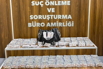 İzmir’de zehir tacirlerine operasyon: 9 bin uyuşturucu hap ele geçirildi
