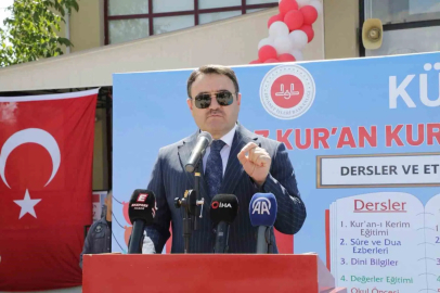 Vali Işın: "Çocukları korumanın tek yolu İslami ahlak ve terbiyedir"
