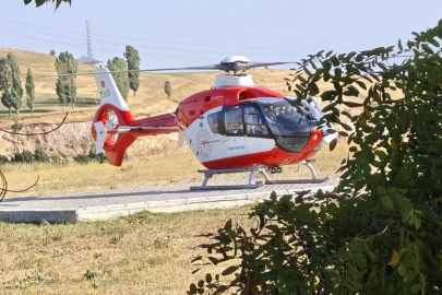 Erciş’ten Erzurum’a helikopter ambulansla entübe hasta nakli

