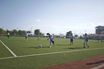 Ahlat’ta 40 yaş üstü şöhretler futbol turnuvası
