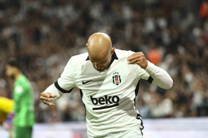 Trendyol Süper Lig: Beşiktaş: 1 - Eyüpspor: 0 (İlk yarı)
