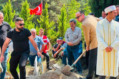 Bolulu şehit Ziya Sarpkaya’nın annesi son yolculuğuna uğurlandı
