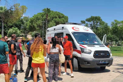 Boğulma tehlikesi geçiren gencin yardımına cankurtaranlar yetişti
