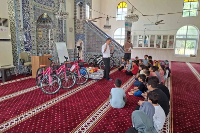 Yumurtalık’da Kur’an kursunu tamamlayan öğrencilere hediye
