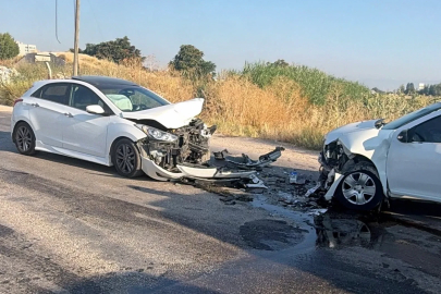 Eskişehir’de 2 araç kafa kafaya çarpıştı
