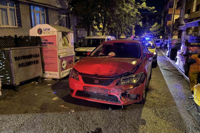Hasta taşıyan ambulans otomobil ile çarpıştı: 3 kişi yaralandı
