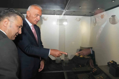 Ankara Etnografya Müzesi ‘Elde Vefa, Gözde Zarafet: Takı Sanatının 12 Bin Yıllık Öyküsü’ sergisine ev sahipliği yapıyor

