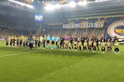 Fenerbahçeli taraftarlardan Lyon maçına özel koreografi
