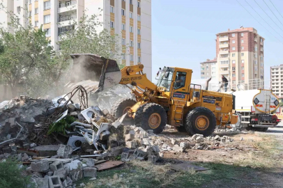 Yıldırım Beyazıt’ta 9 gecekondu kaldırılarak yerini park alanına bıraktı
