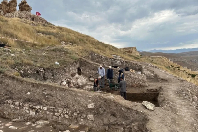 Bayburt Kalesi’nde arkeolojik kazılar sürüyor: Tarih İlk Tunç Çağı’na uzanıyor
