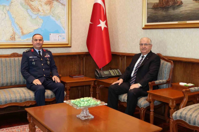 Bakan Güler, Hava Kuvvetleri Komutanı Orgeneral Dalkıran’ı kabul etti
