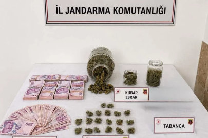 Uyuşturucu alışverişine suçüstü: 2 gözaltı
